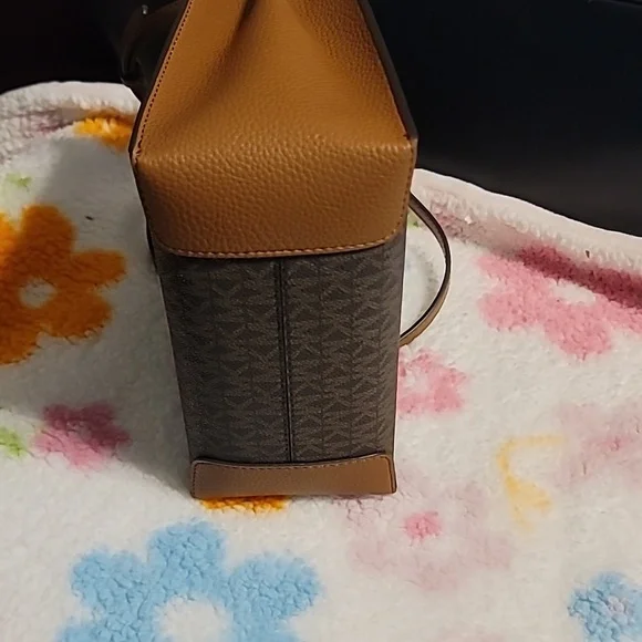 Michael Kors Brown Crossbody Handbag - Picture 8 of 9